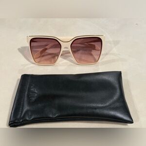 Quay Australia
Quay Australia Level Up Large Square Sunglasses